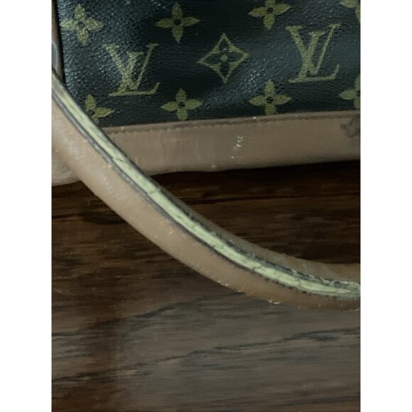 Louis Vuitton Shoulder Bag For Parts Craft DIY Art Projects AS IS DAMAGED - Picture 4 of 16